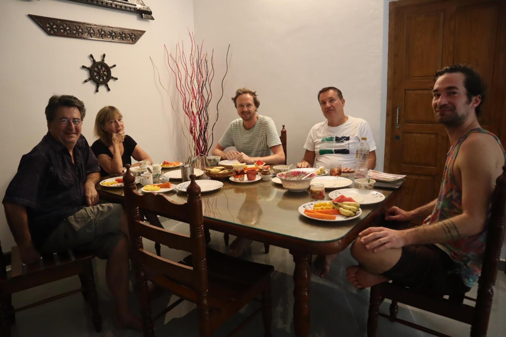 Guestland Homestay Kochi ภายนอก รูปภาพ